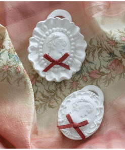 Alternative view of Mathilde M Fruit de bois